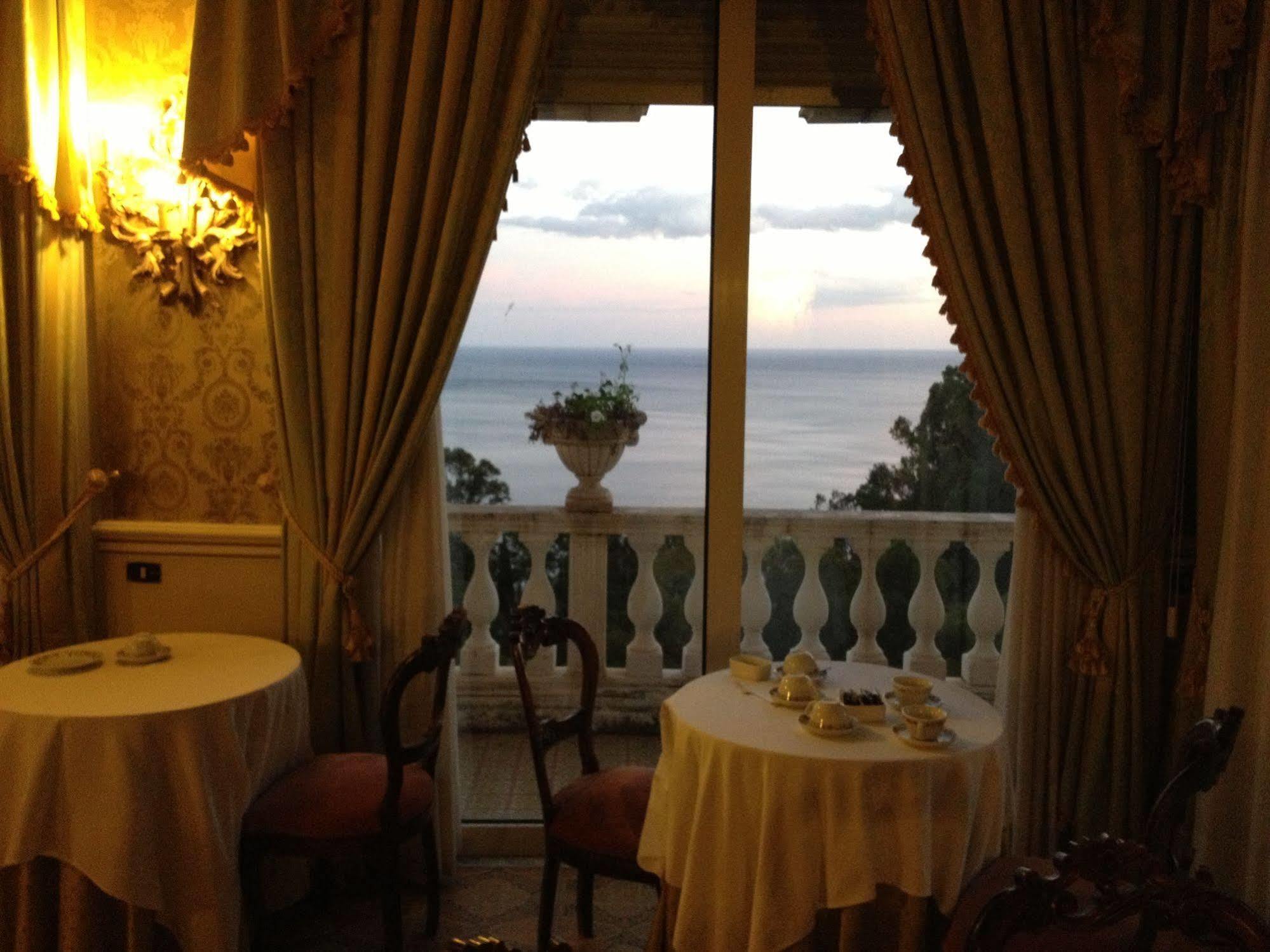 Hotel Villa Riis تاورمينا المظهر الخارجي الصورة