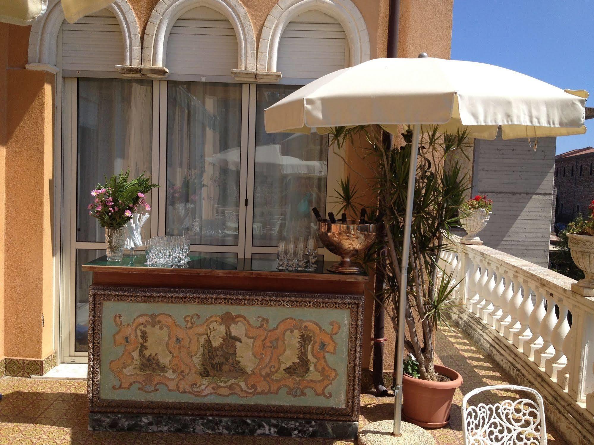 Hotel Villa Riis تاورمينا المظهر الخارجي الصورة