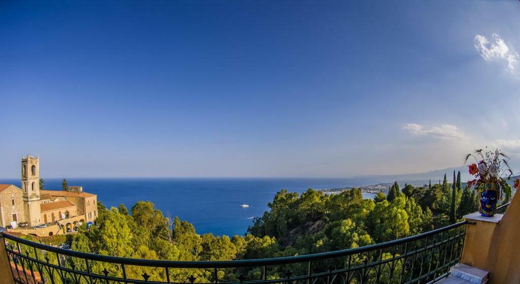 Hotel Villa Riis تاورمينا المظهر الخارجي الصورة